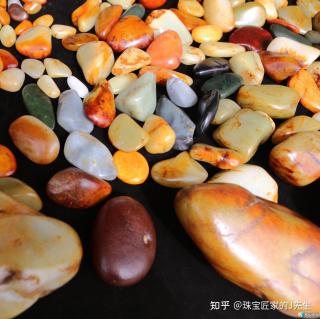和田玉分很多种类吗?