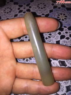 清代和田玉烟嘴,尺寸大,做工很好,完整无磕碰